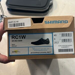 Women’s Shimano Dynalast Spin Shoes - Size 40. New in box!